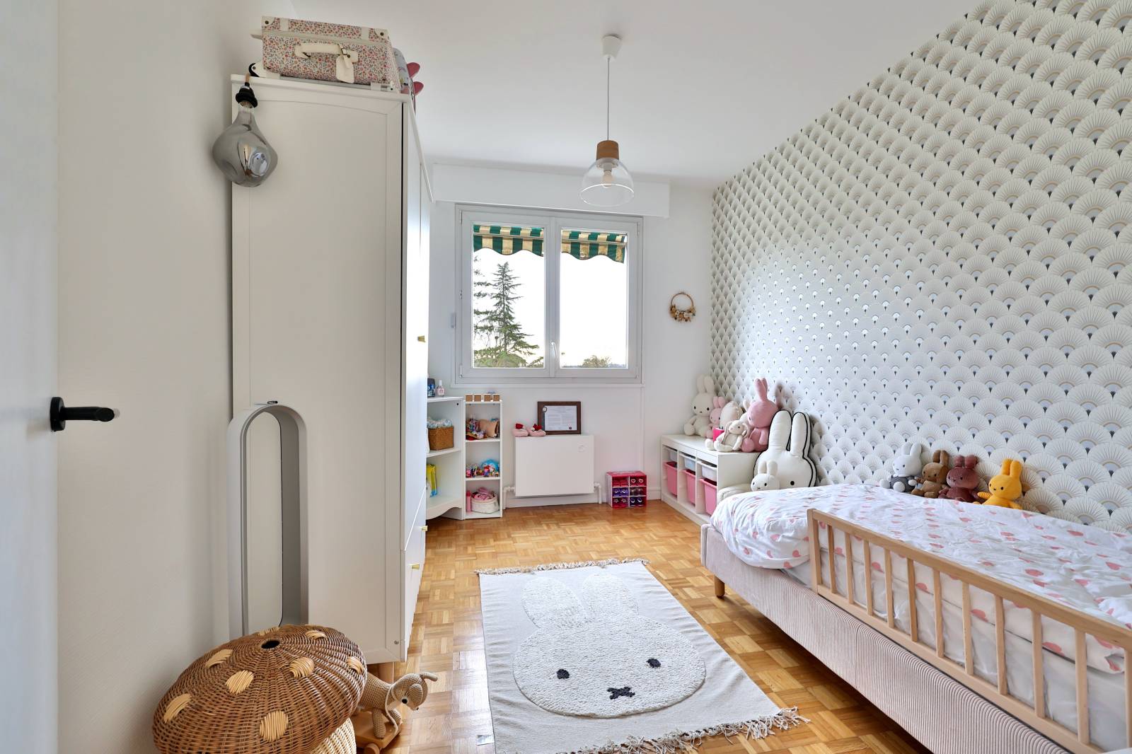 Charbonnières-les-Bains appartement 2 voire 3 chambres avec confort pour famille, avec piscine et tennis