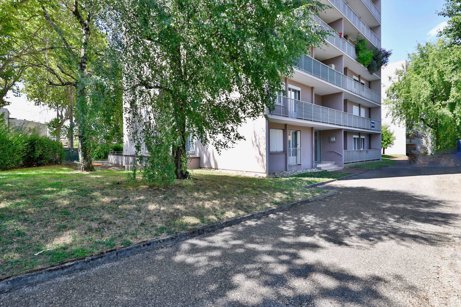Copropriété fermée avec gardien