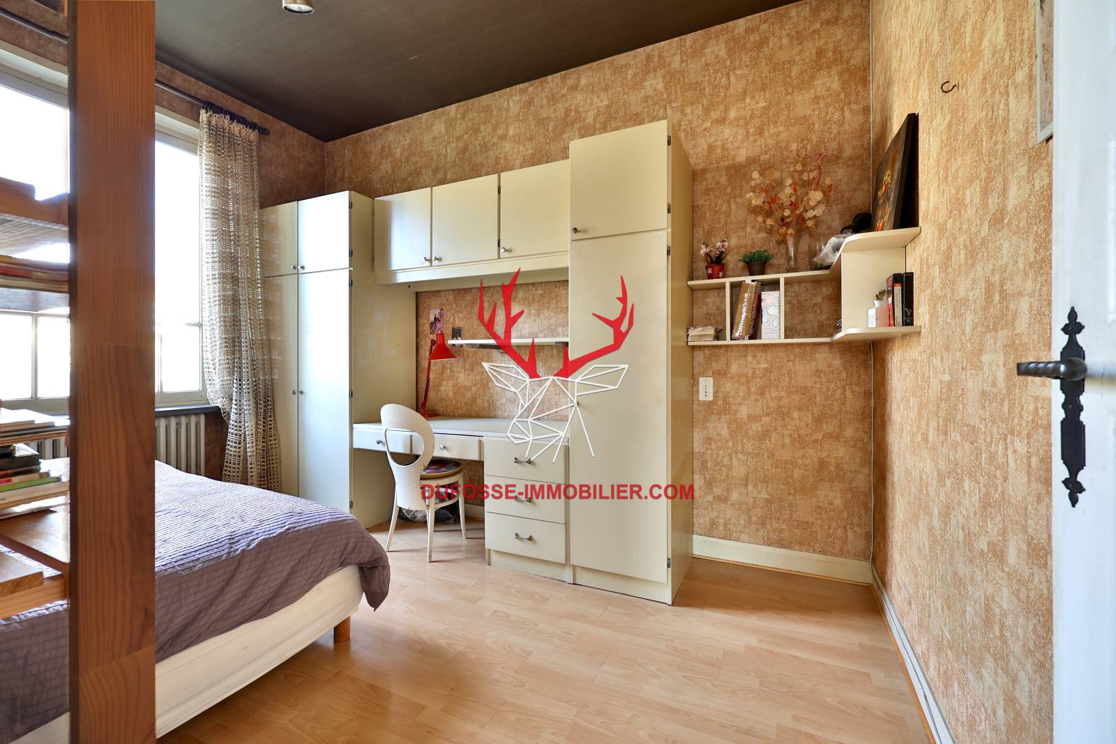 LYON 5 restauration à prévoir aménagement et isolation