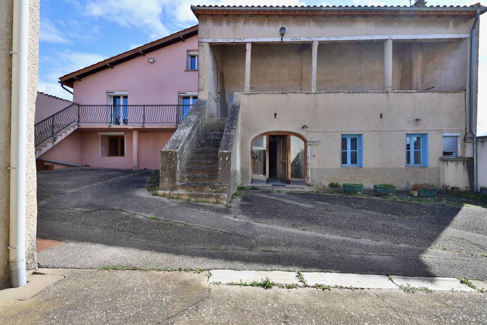 2 habitations indépendantes  
