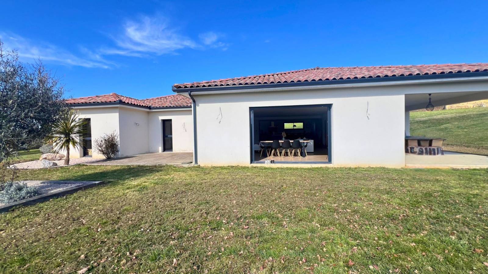 Propriété équestre alliant confort et fonctionnalité en Hautes-Pyrénées