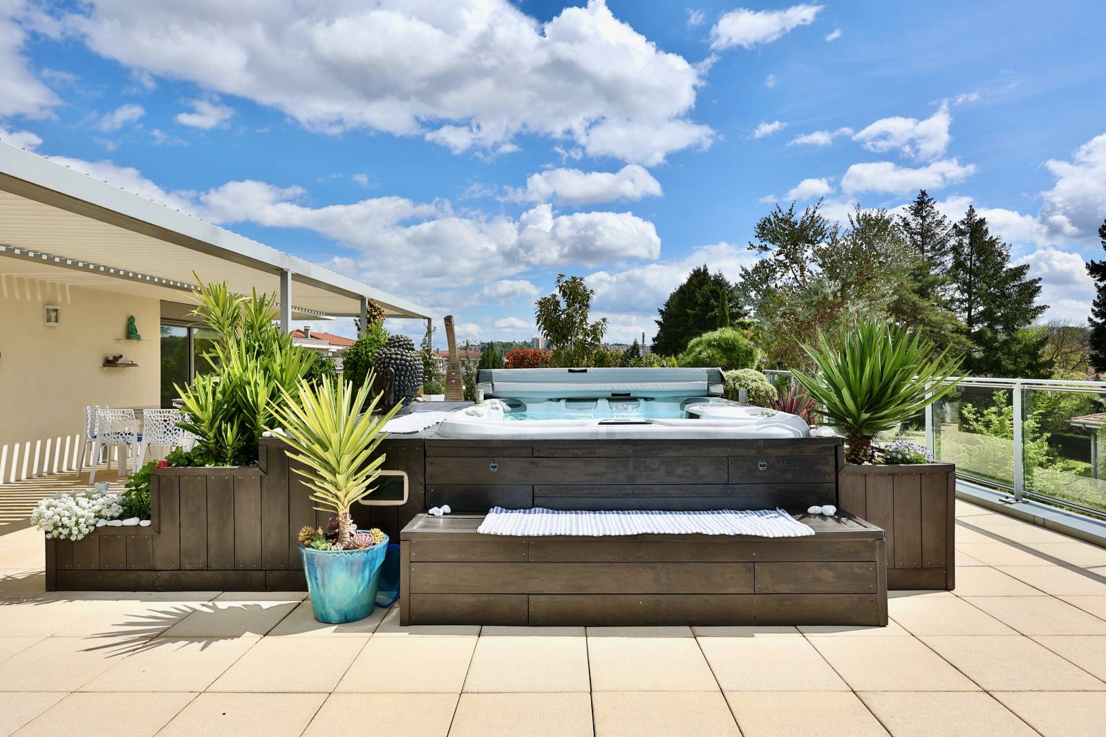 appartement toit terrasse sur lyon et alentour 3 chambres garages double 