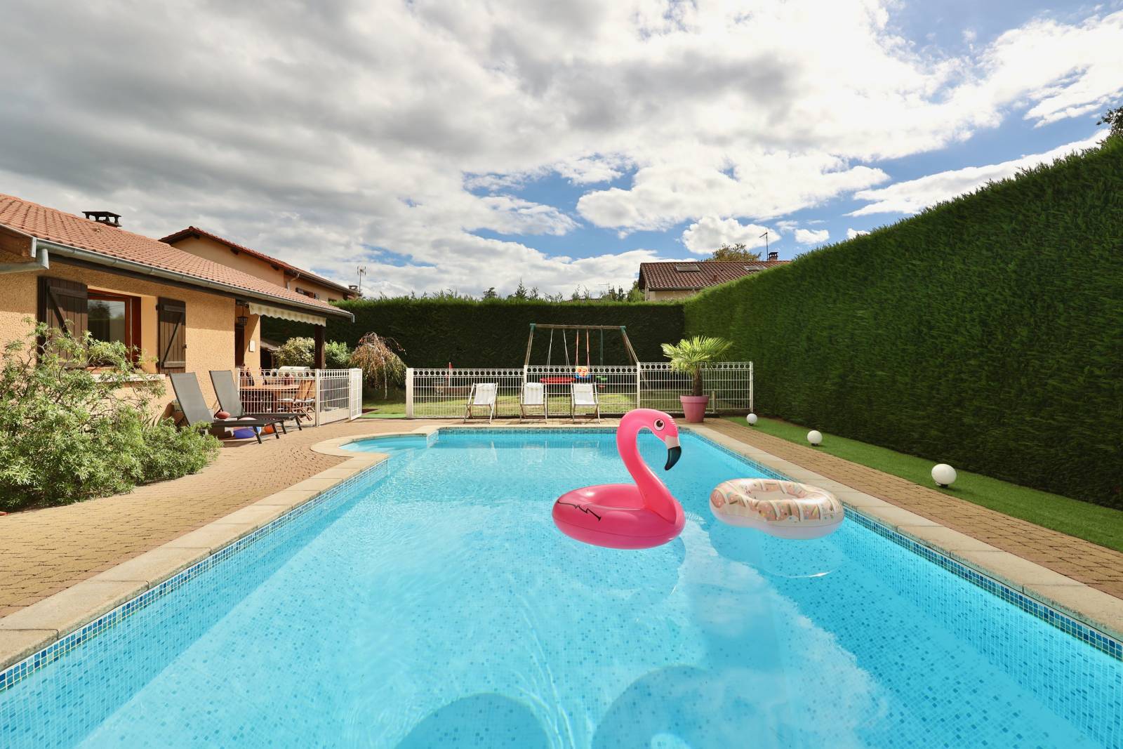 Dommartin maison 4ch - Piscine - Centre village