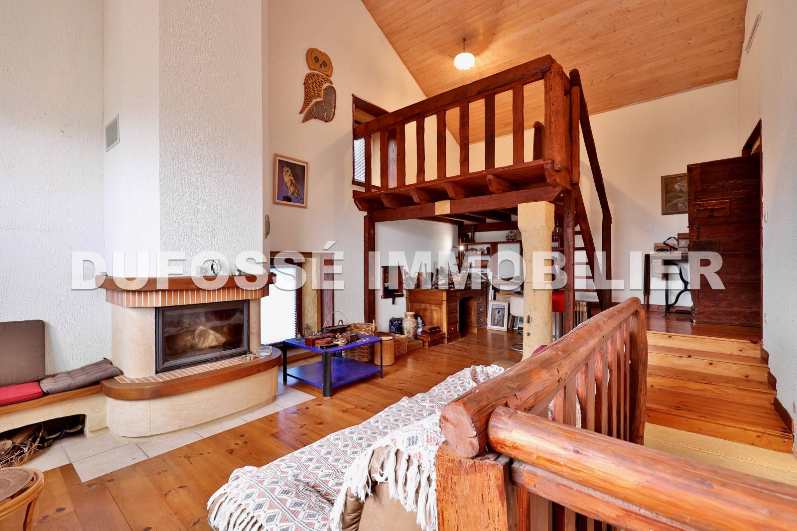 Propriété en Pierres Dorées Légny  