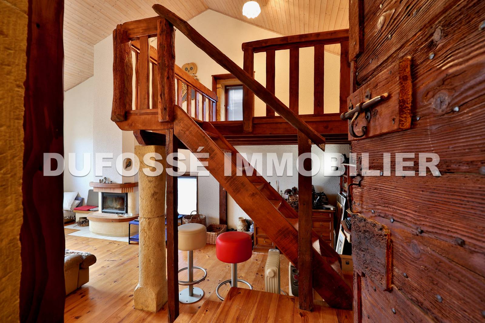 Propriété en Pierres Dorées Légny  