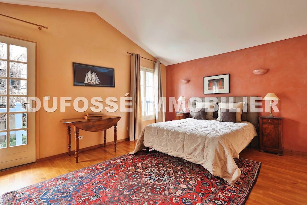 Villa Irigny calme sans vis à vis dépendances