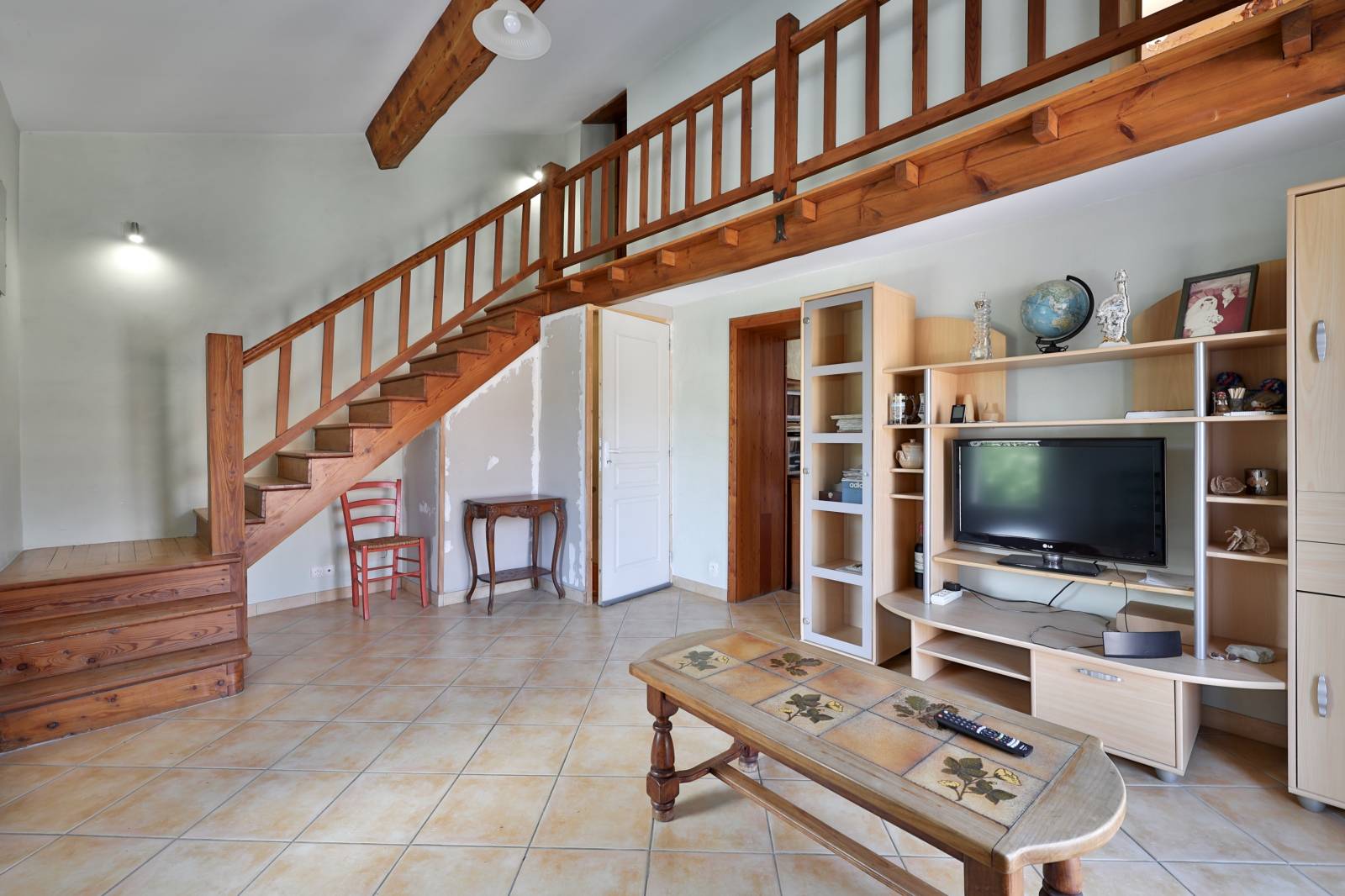 Séjour  double expo de l ' habitation rénovée 