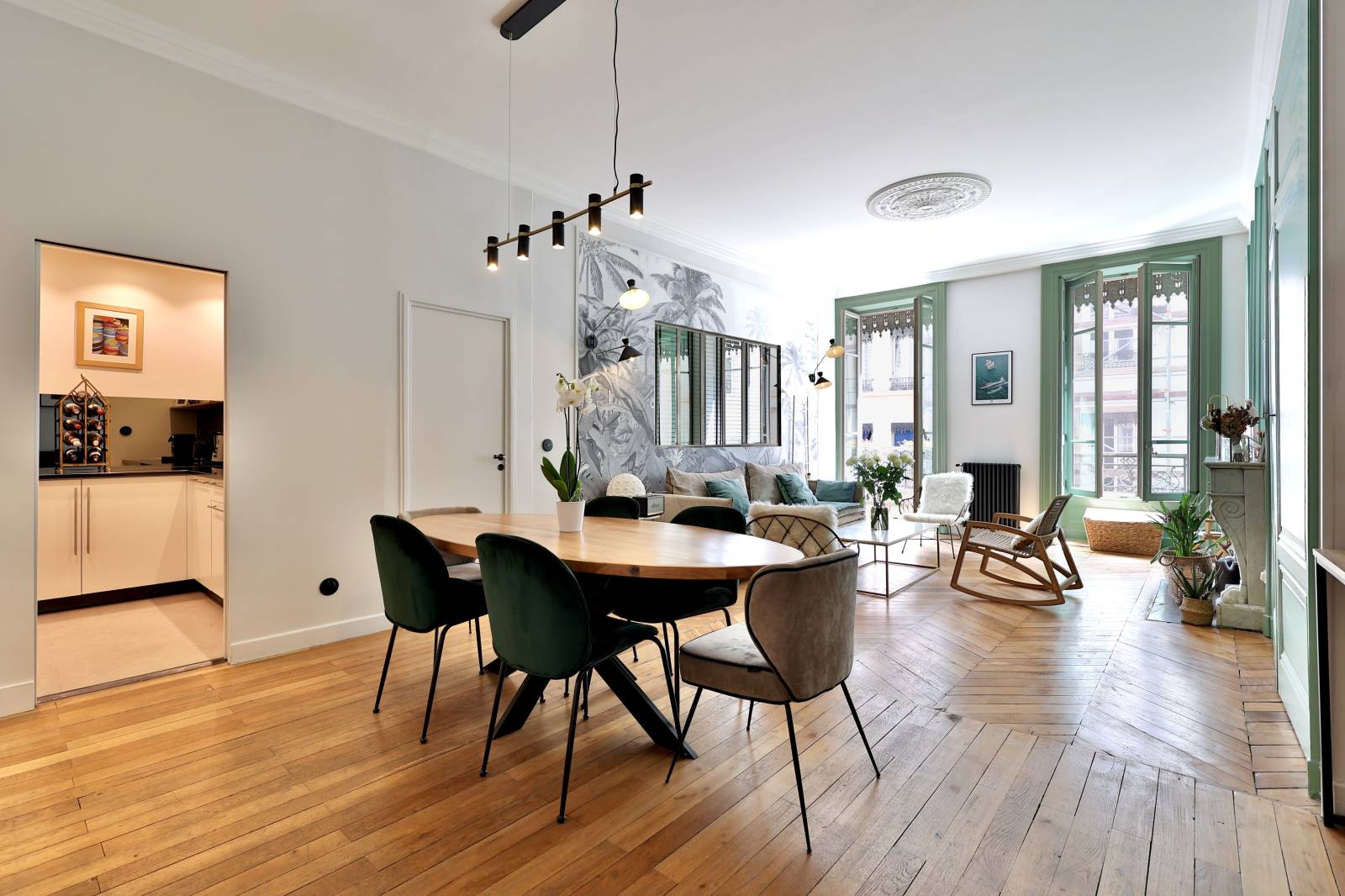 Appartement Lyon 6 avec 3 chambres au calme, vue sur Fourvière avec balcon rénové et calme proche des écoles, transports, commerces et restaurants