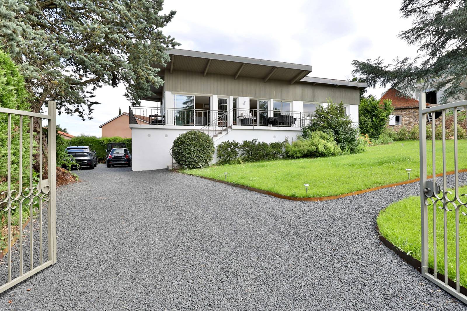 Francheville, villa rénovée avec goût au calme