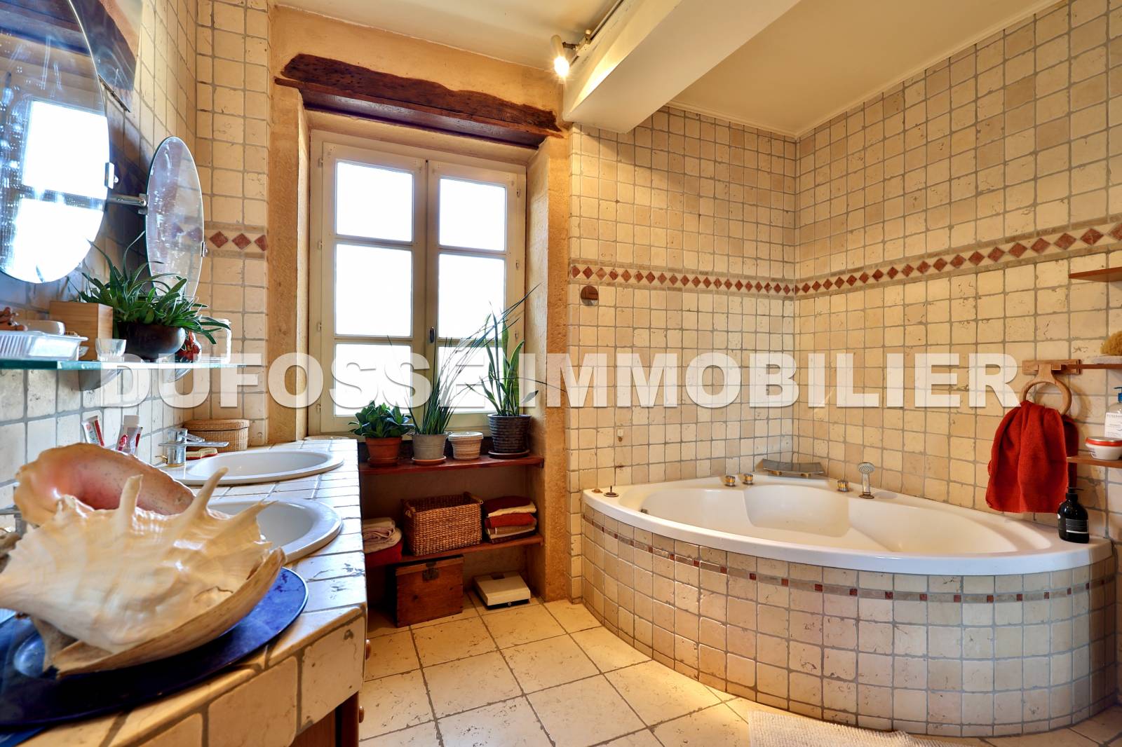 Propriété en Pierres Dorées Légny  