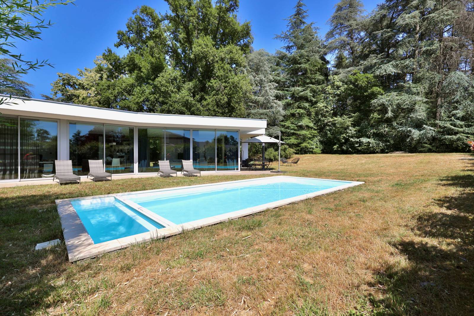 Charbonnières-les-Bains - Villa plain-pied 202 m²