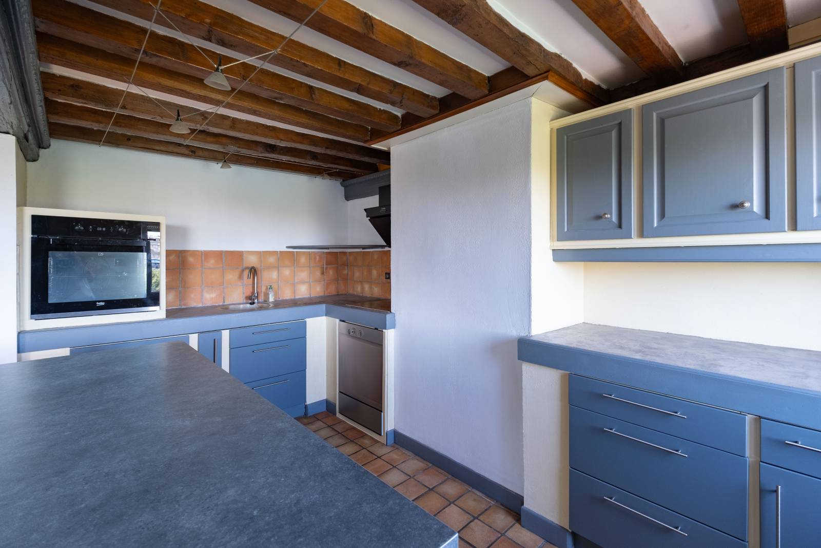 Lyon 4 -T4 3 chambres -cave - garage possible