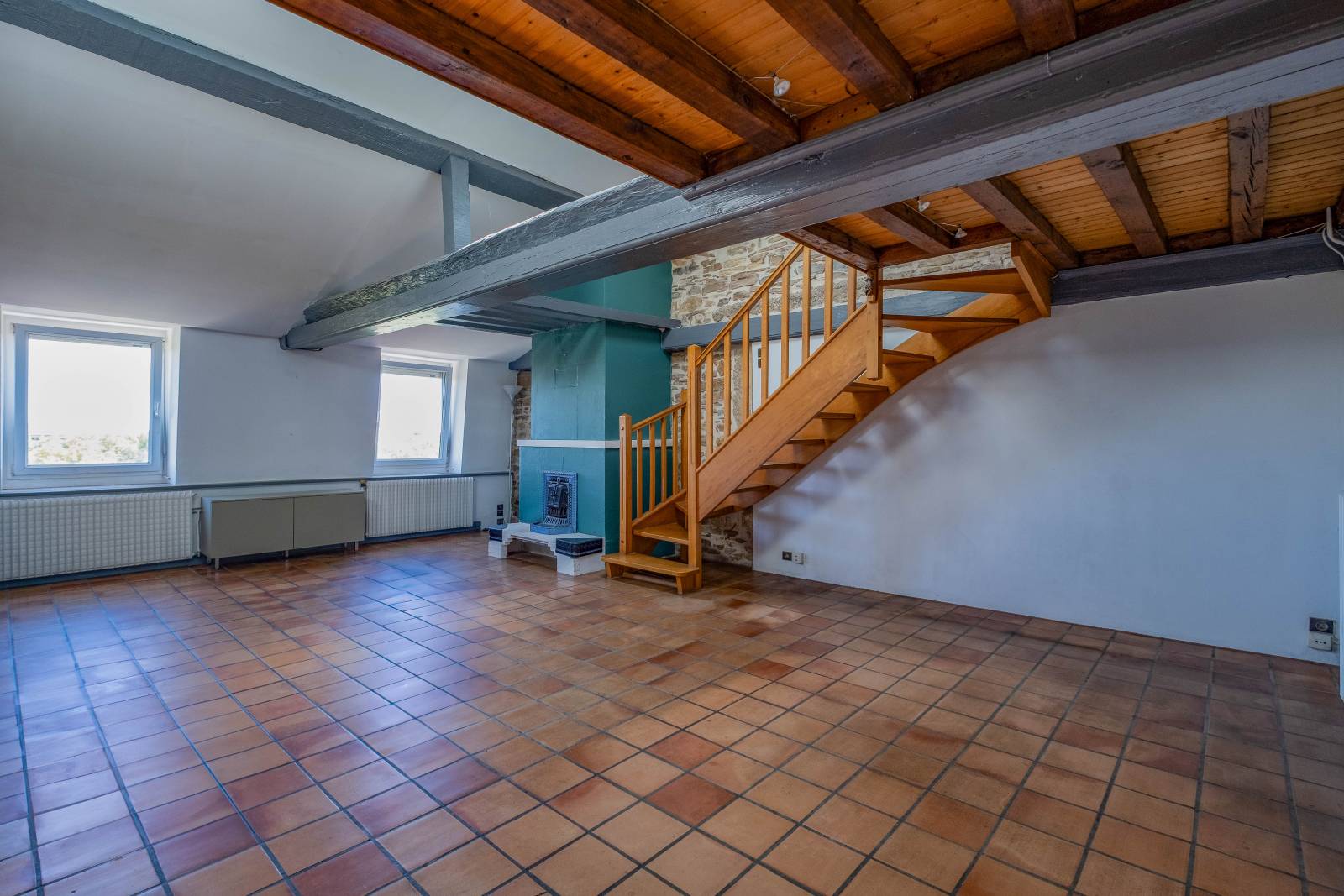 Lyon 4-T4 traversant lumineux