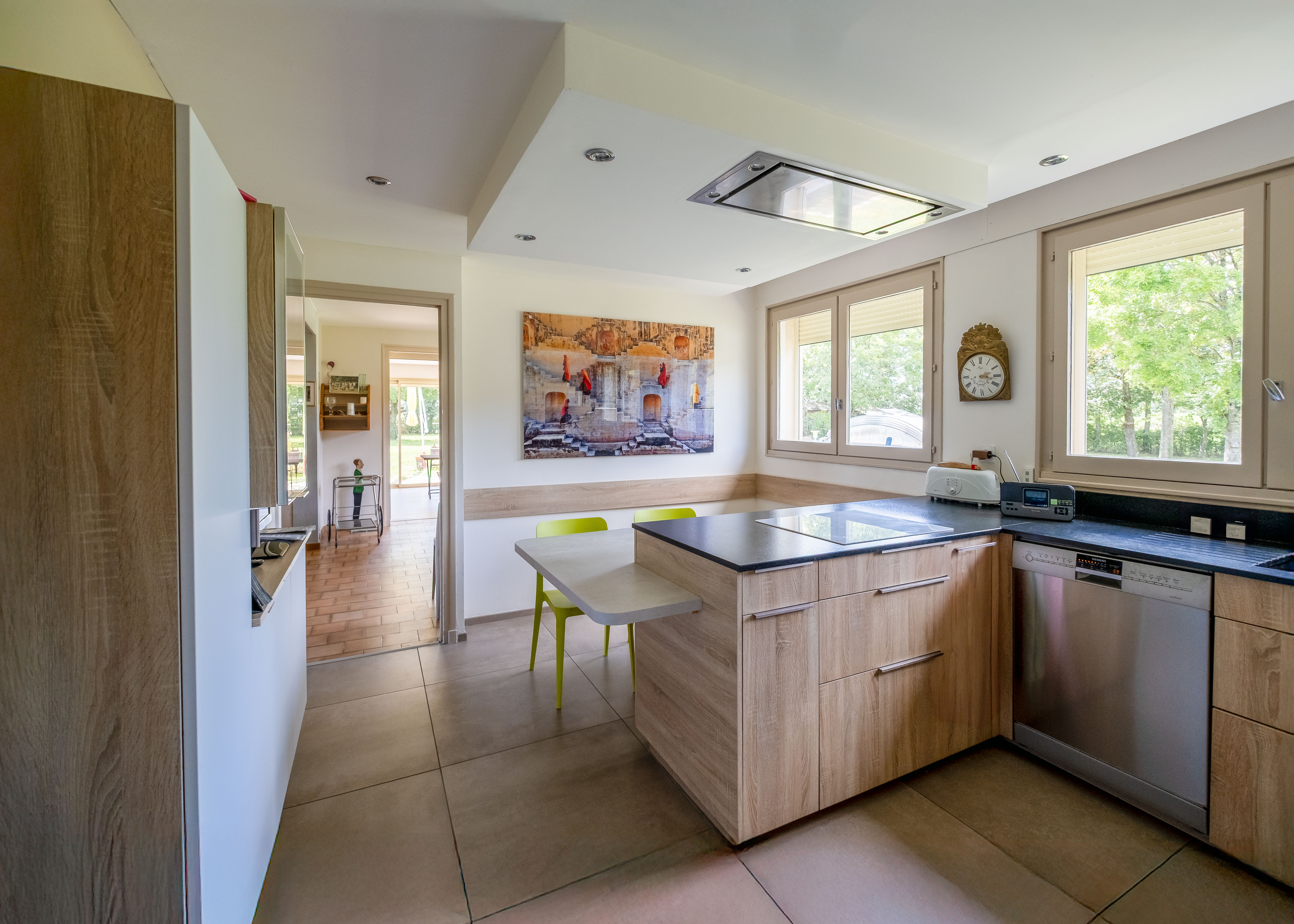Lentilly-villa 4 chambres avec piscine et tennis- terrain 8000m2