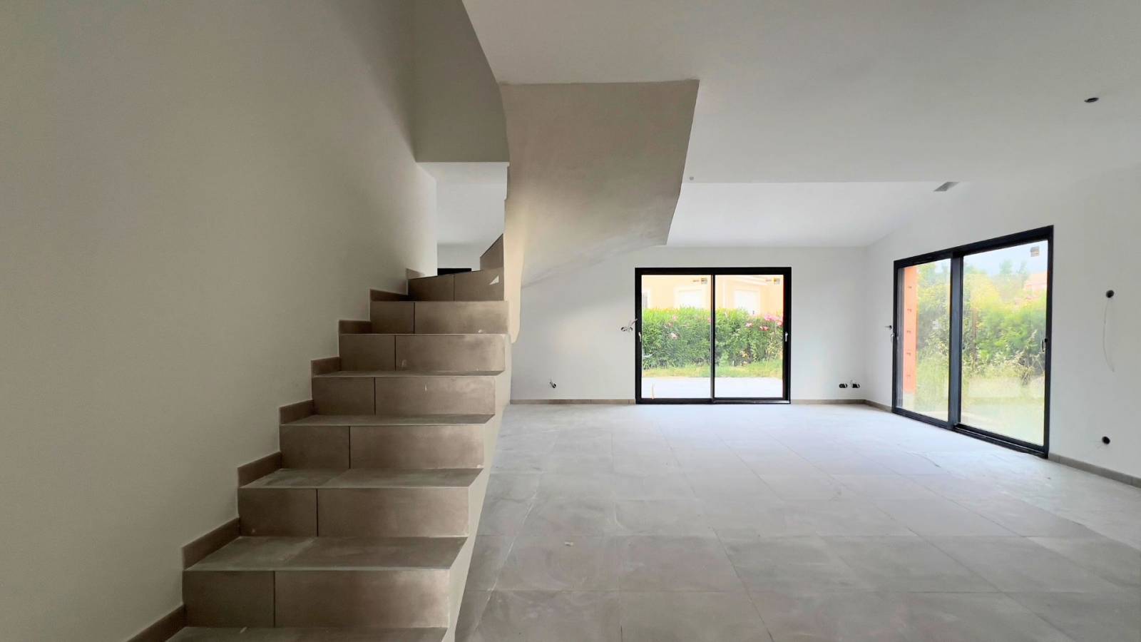 Jolie villa de 4 chambres Nissan-Lez-Enserune 