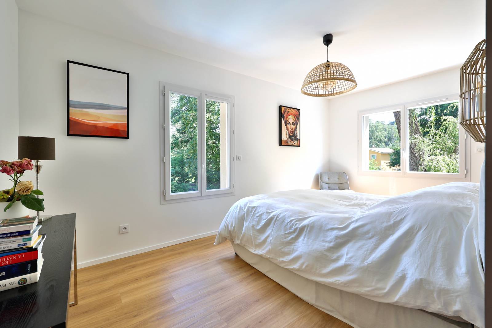 Belle maison rénovée à Saint-Cyr-au-Mont-d'Or, piscine au calme et sans vis a vis, jardin avec piscine, climatisation et matériaux haut-de-gamme