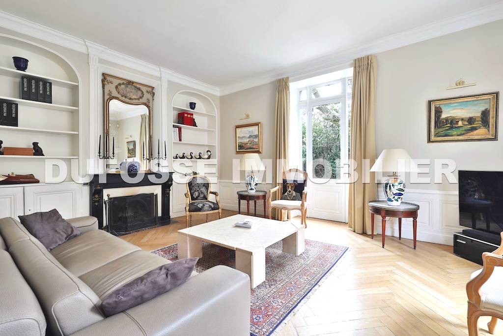 Villa Irigny calme sans vis à vis dépendances