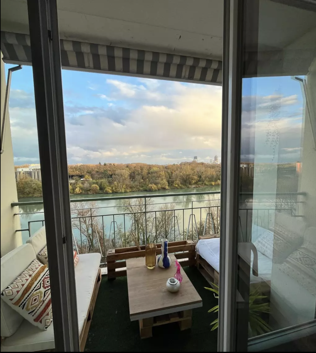 Caluire-et-Cuire, limite Lyon 6, superbe T3 rénové avec magnifique vue