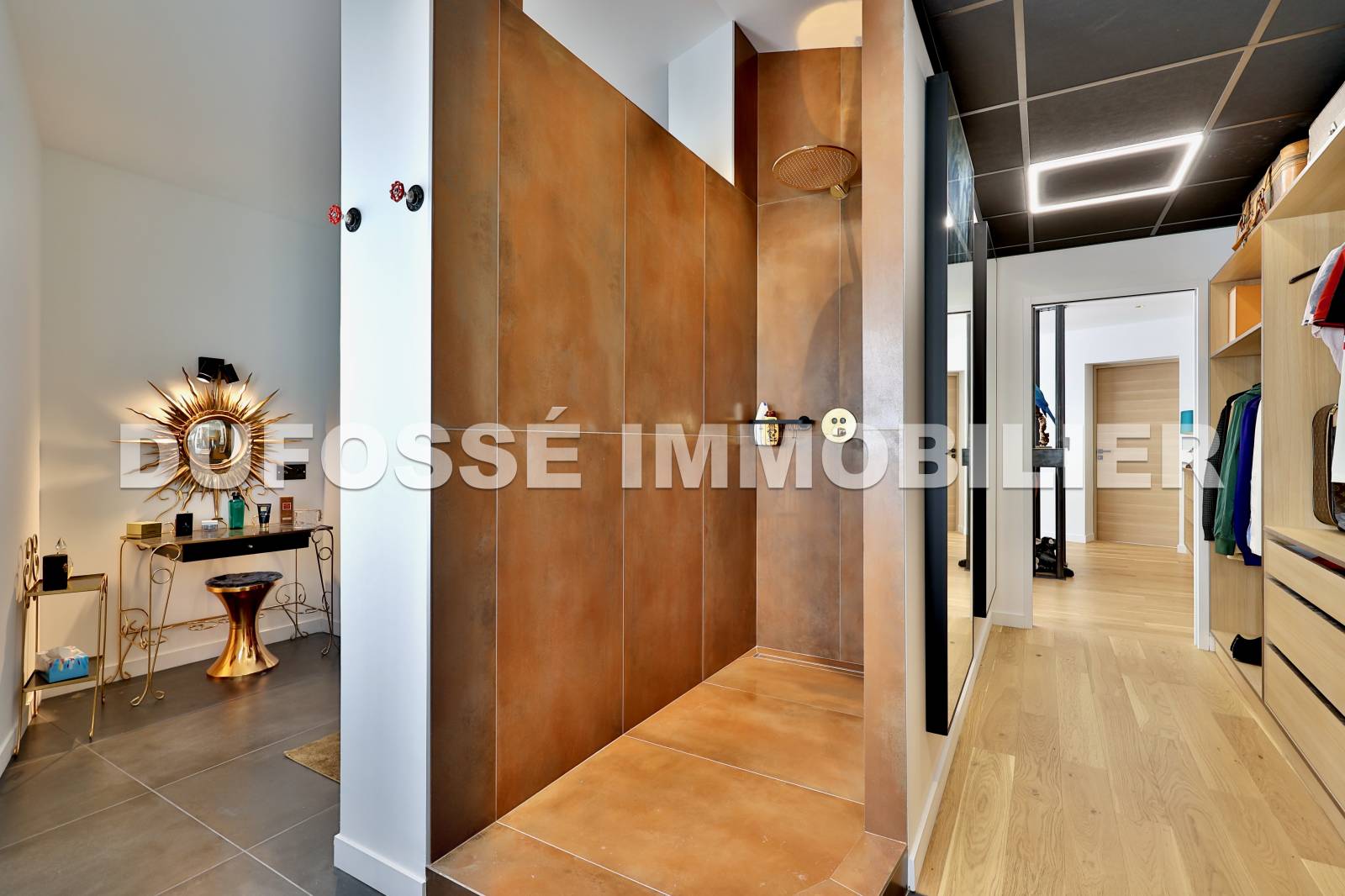 Coup de cœur : propriété Lyon 08  Maison type loft 4 chambres et 3 garages