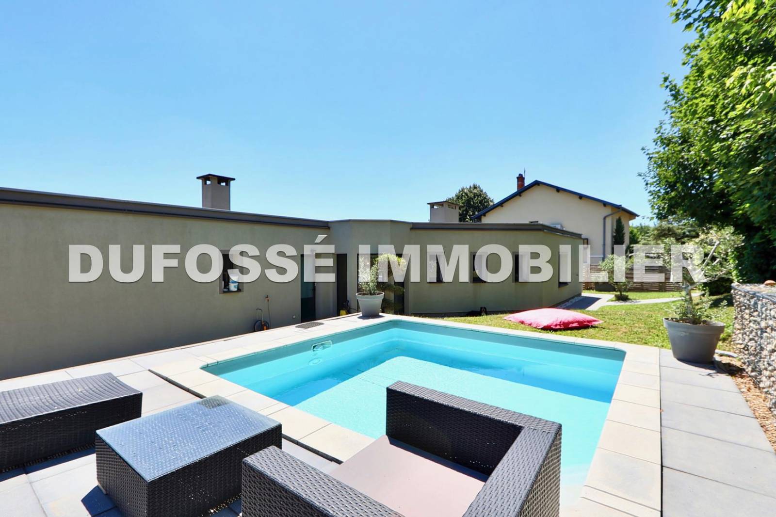 Villa 7 pièces à Fontaines-Saint-Martin disponible à la vente