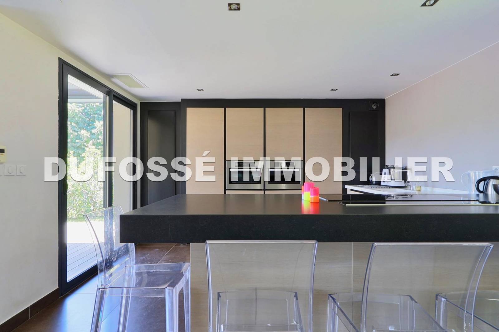 MANDAT EXCLUSIF : Villa 5 chambres à Fontaines-Saint-Martin Terrain avec piscine