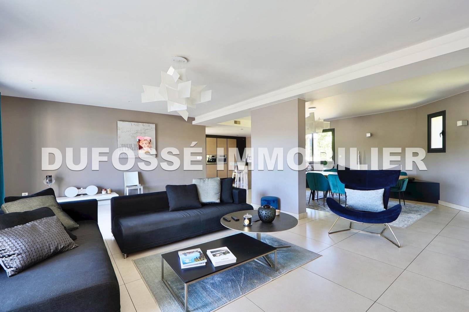 MANDAT EXCLUSIF : Maison 7 pièces à Fontaines-Saint-Martin Terrain avec piscine