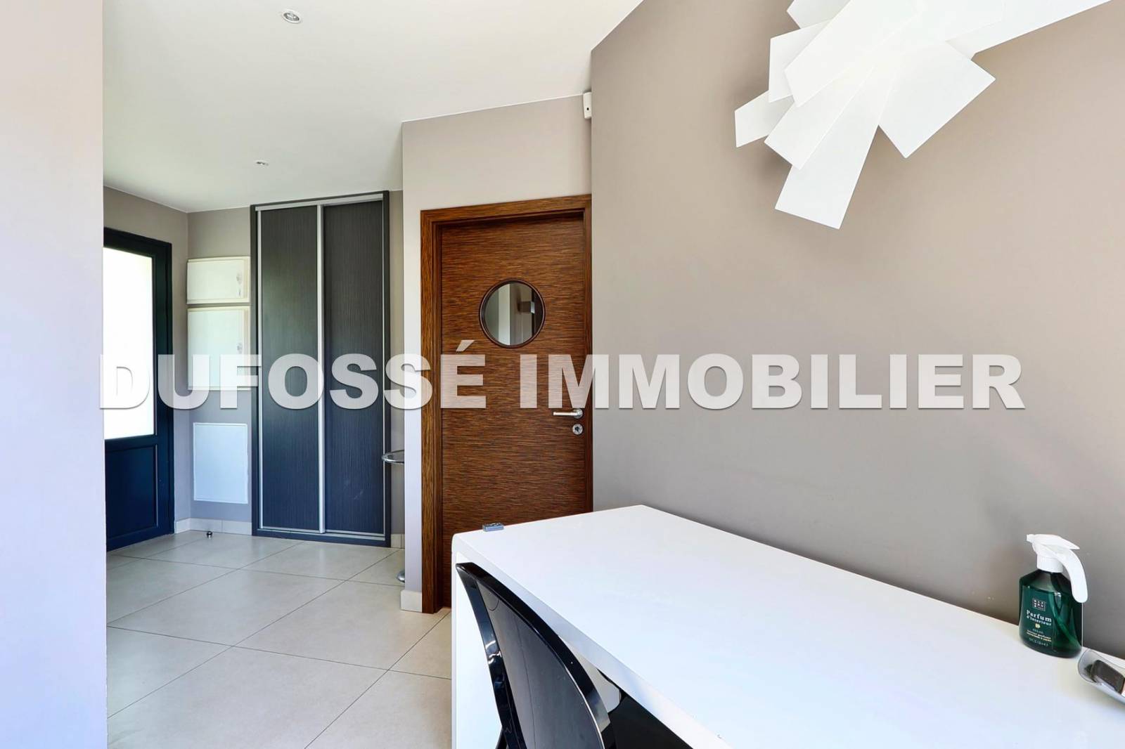 MANDAT EXCLUSIF : Maison 5 chambres à Fontaines-Saint-Martin Terrain avec piscine