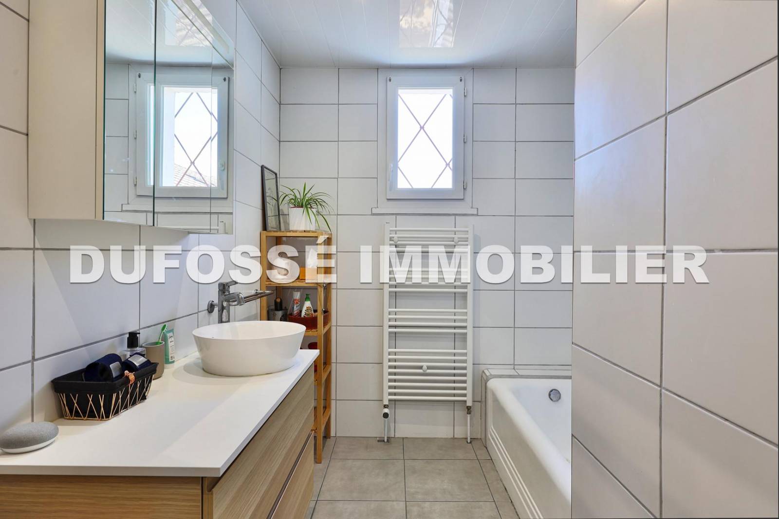 EXCLUSIVITÉ : Maison 8 chambres à Soucieu-en-Jarrest, proche Lyon 435m2 en 2 logements actuellement