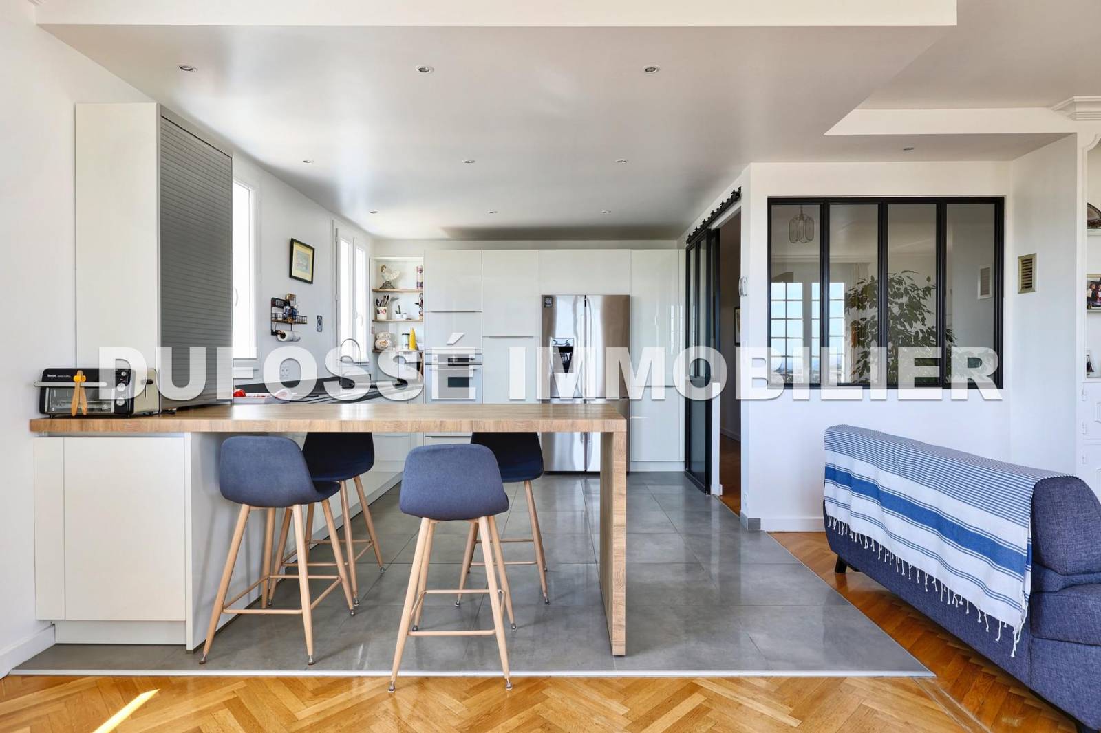 A vendre : maison 8 chambres Soucieu-en-Jarrest avec terrasse plein sud