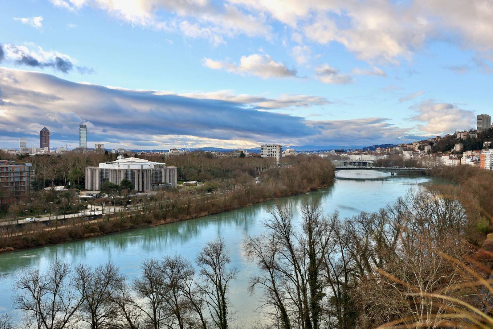 Vue T5 sur Lyon avec garage et cave