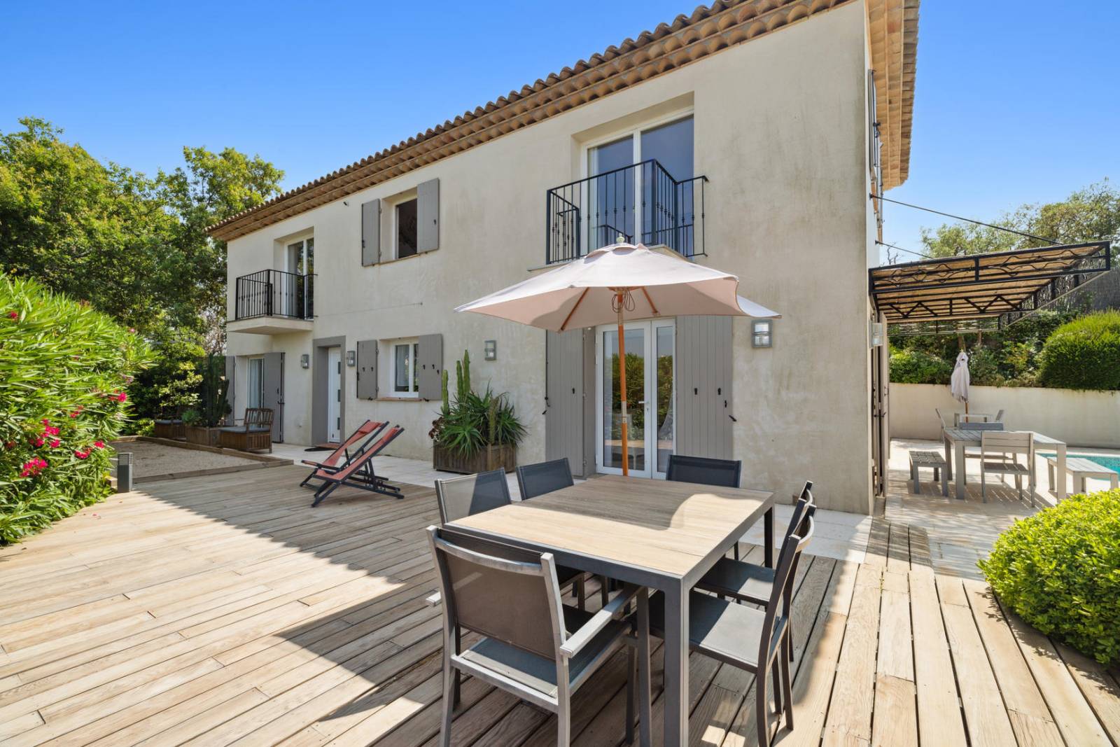 Maison Cogolin proche Saint-Tropez, au calme, vue mer, piscine chauffée, 5 chambres