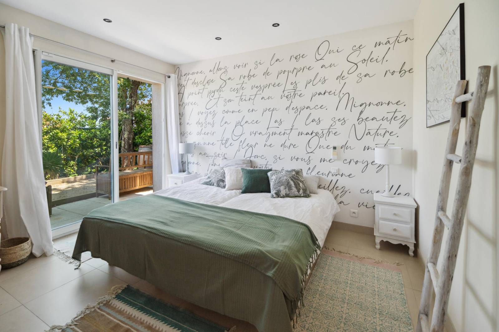 Maison Cogolin proche Saint-Tropez, au calme, vue mer, piscine chauffée, 5 chambres