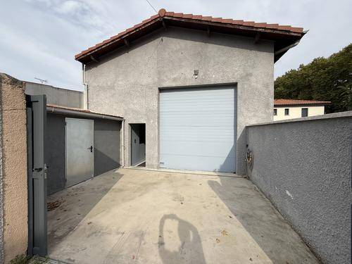 Vaulx-en-Velin, droit au bail d'un local de 105 m2