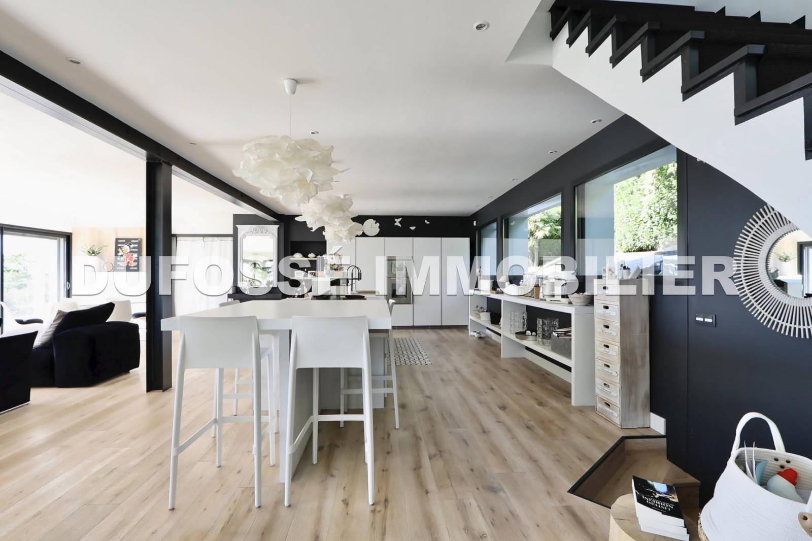 Villa 5 chambres en parfait état à vendre à Saint-Cyr-au-Mont-d’Or avec piscine