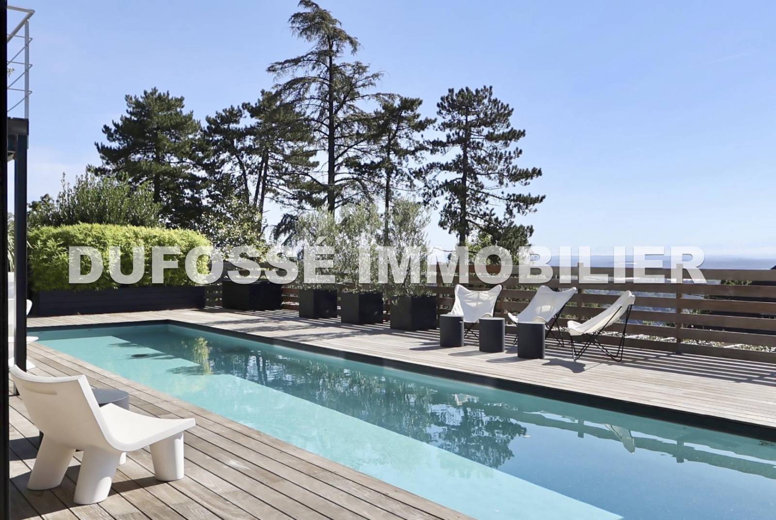 Villa prestations modernes en parfait état à vendre à Saint-Cyr-au-Mont-d’Or avec piscine