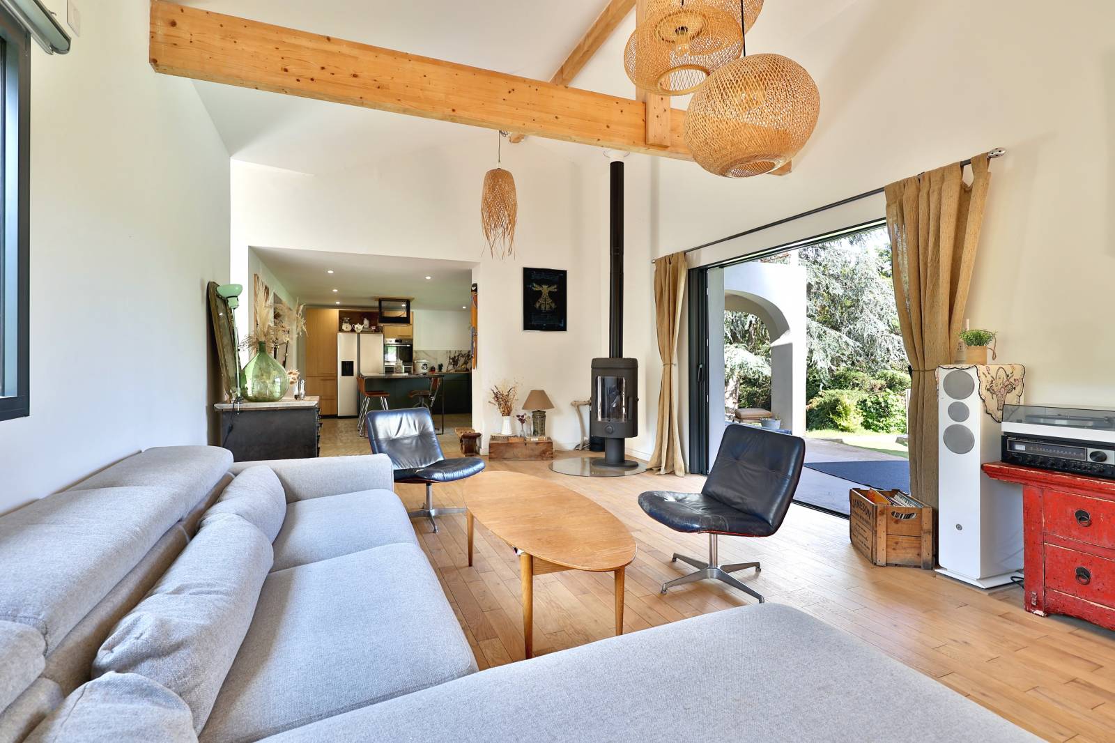 belle bâtisse ancienne rénovée Saint-Genis-les-Ollières  au calme, proche commodités