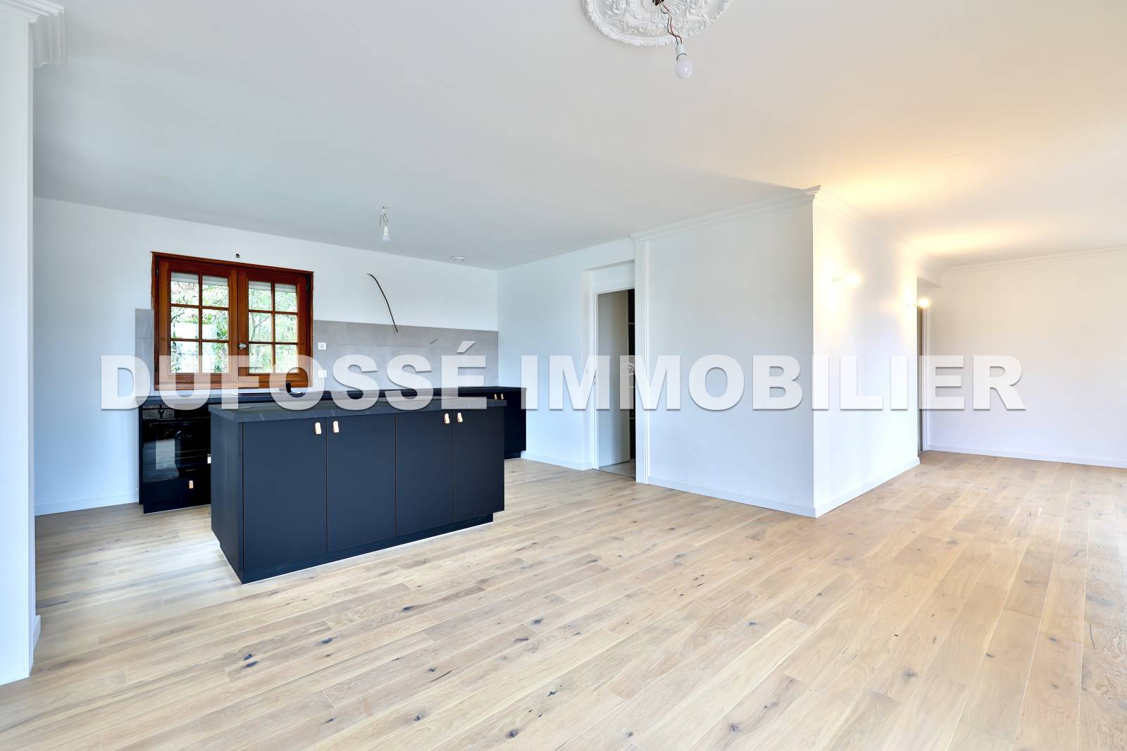 Cuisine neuve équipée