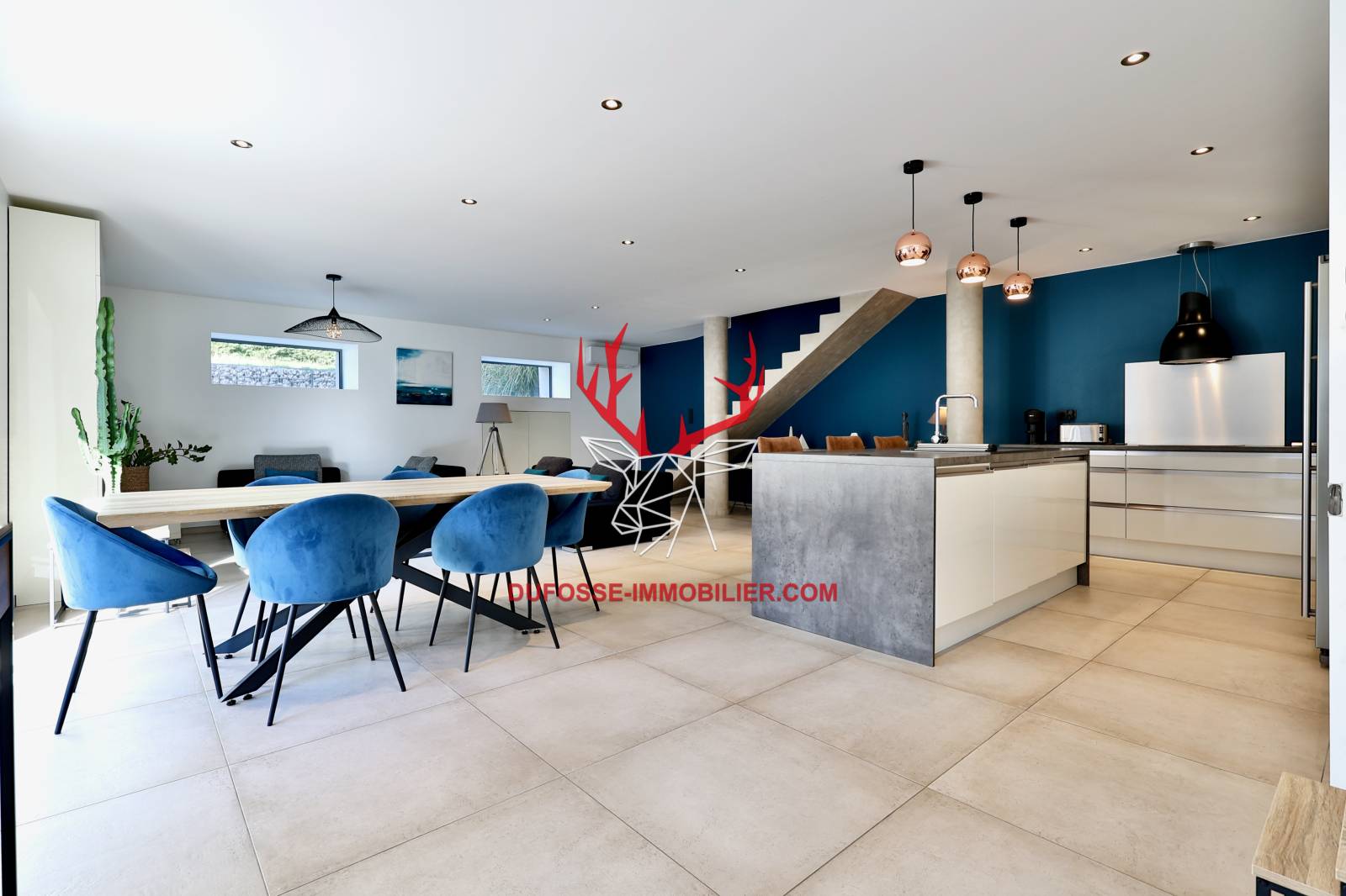 Elégante maison sur terrain arboré avec parking privatif - Vaugneray