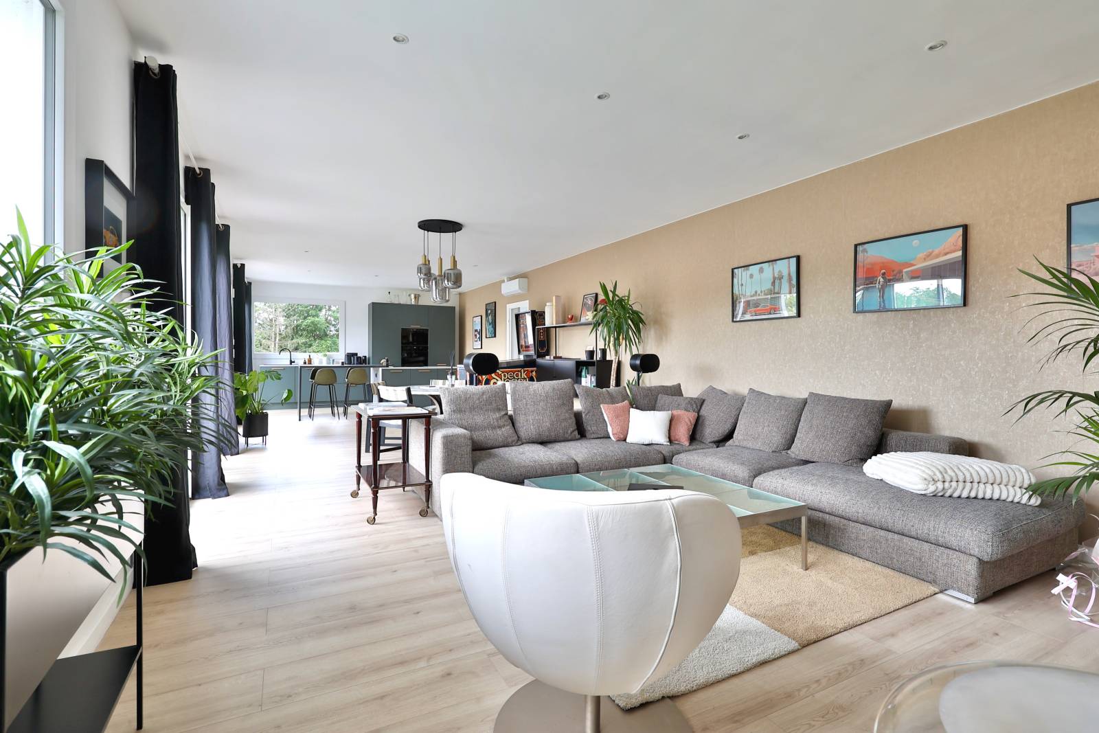 Francheville, villa rénovée avec goût au calme