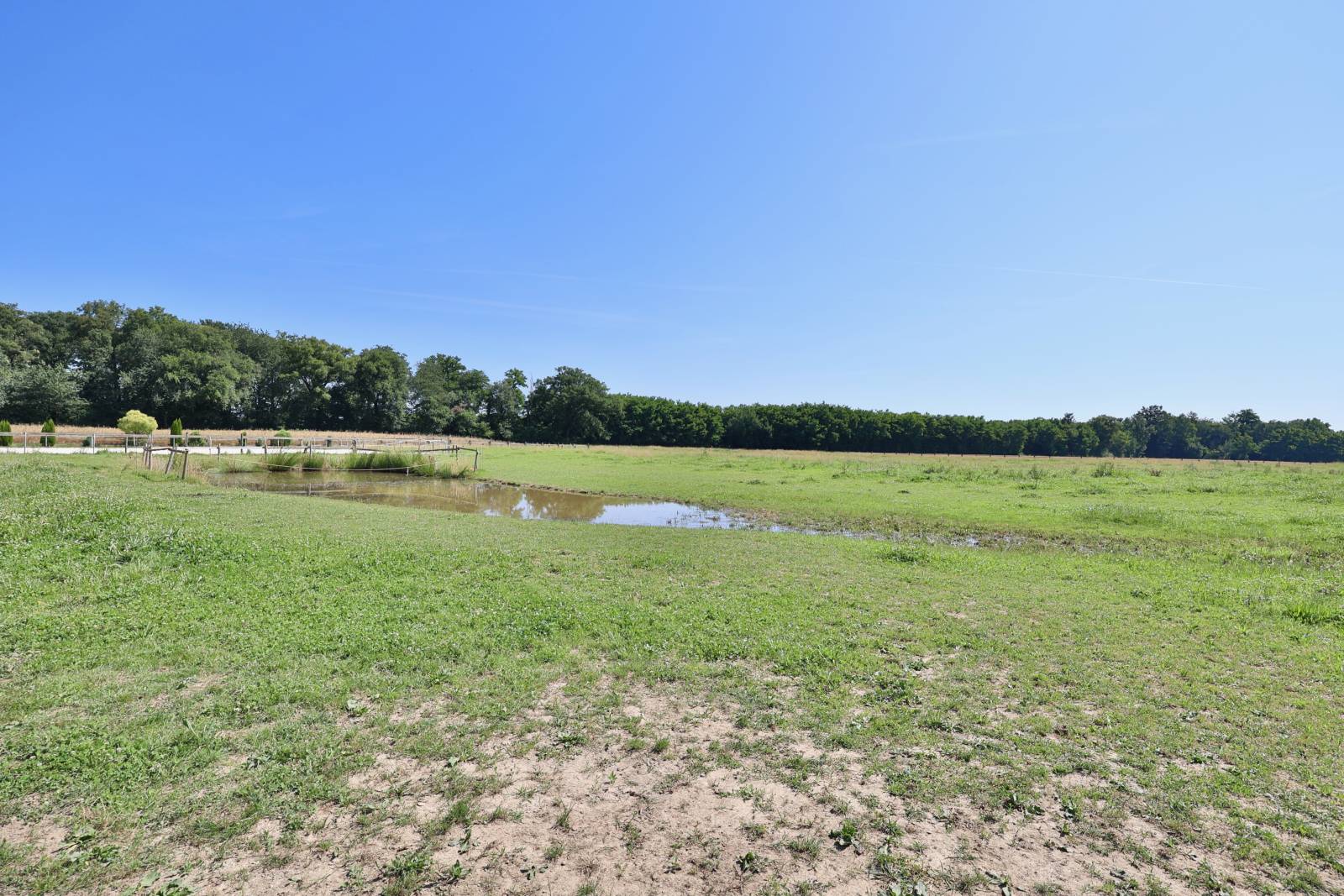 Un lieu d'exception au coeur de 14 hectares de nature préservée situé à seulement 1h30 de Genève