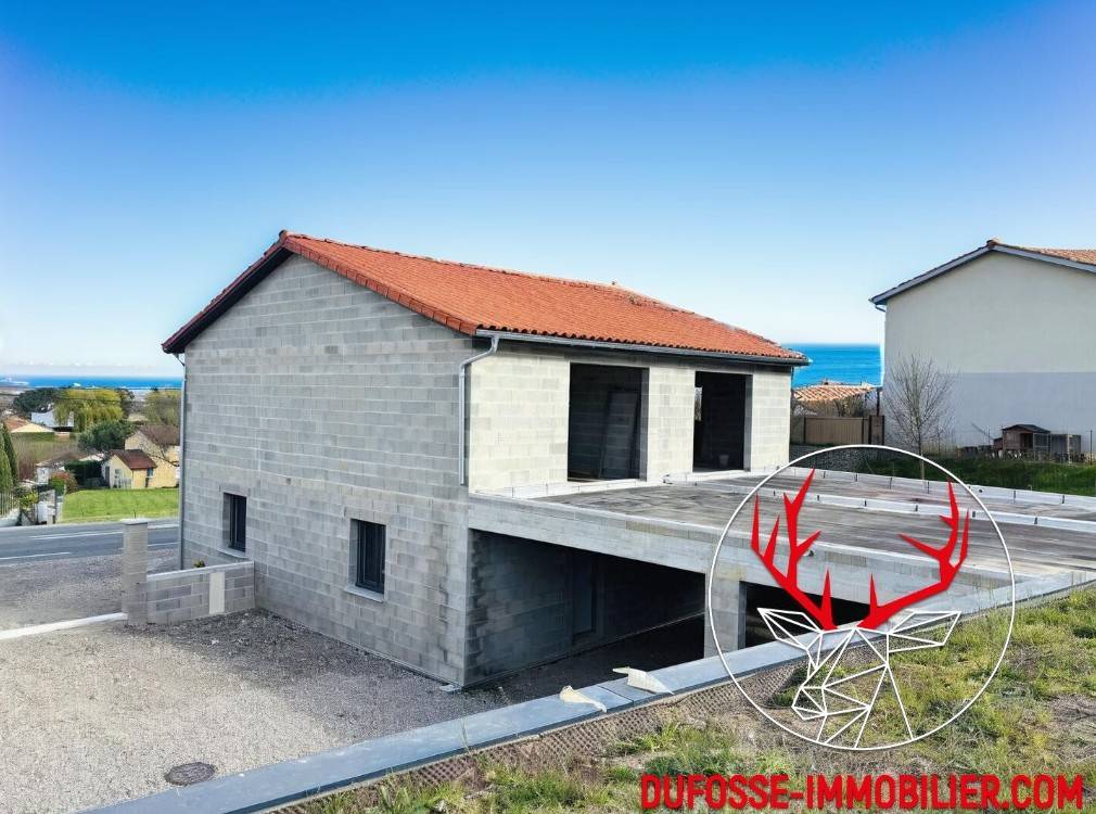Communay - Maison à aménager selon vos envies - plateau 106m² avec terrasse, jardin et stationnement couvert