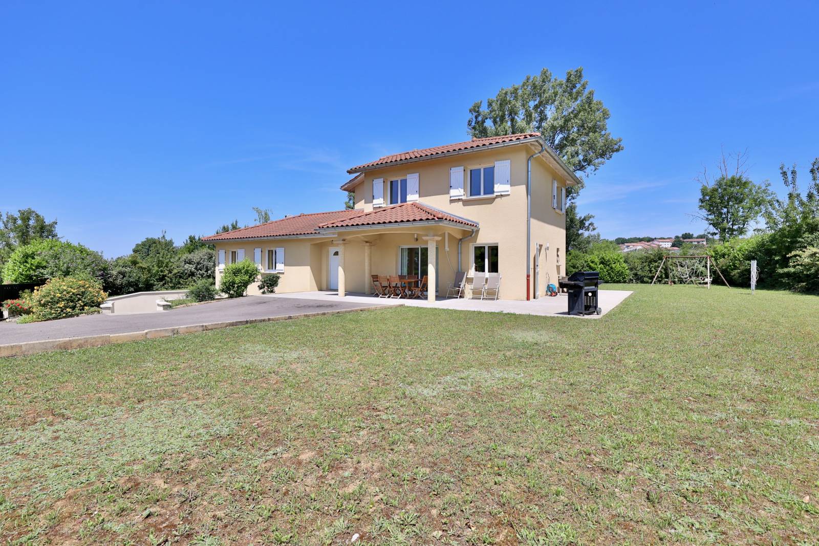 Superbe maison sur la commune prisée de ROCHE