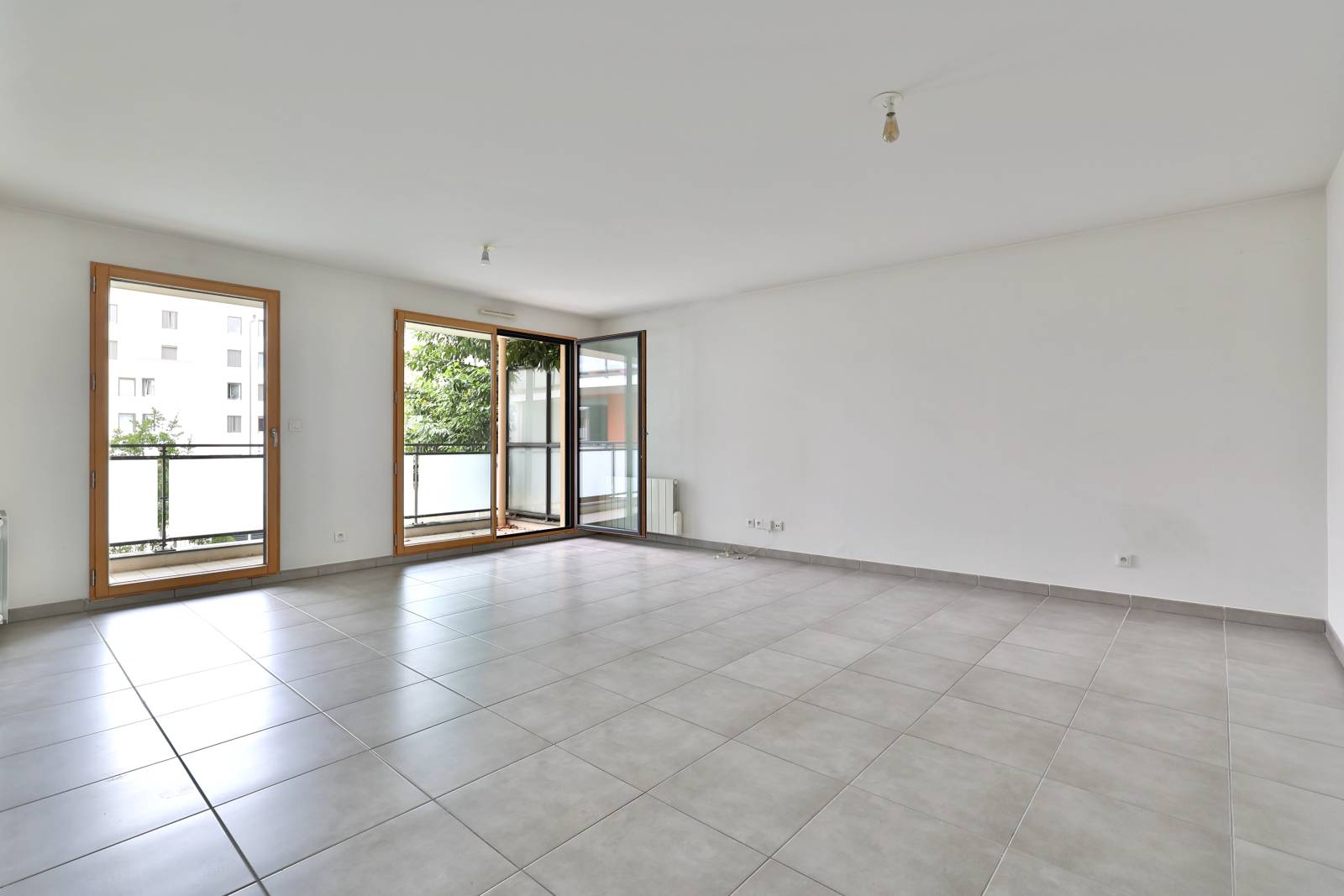 Ecully centre T4 92 m² - 2 terrasses + box PMR