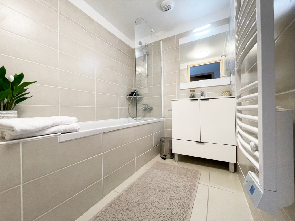 Studio Cabine, avec balcon à la joue du loup dans le devoluy residence piscine