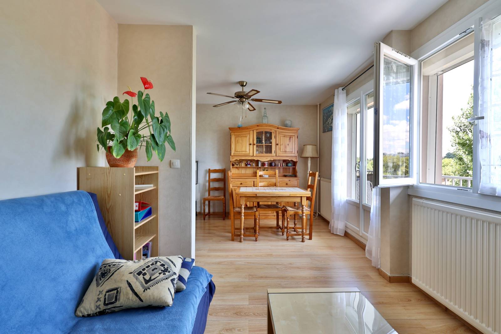 Rilleux-la-Pape, Grand T2 avec balcon, vue dégagée, cave et garage possible (PÉRICA / LA ROUE)