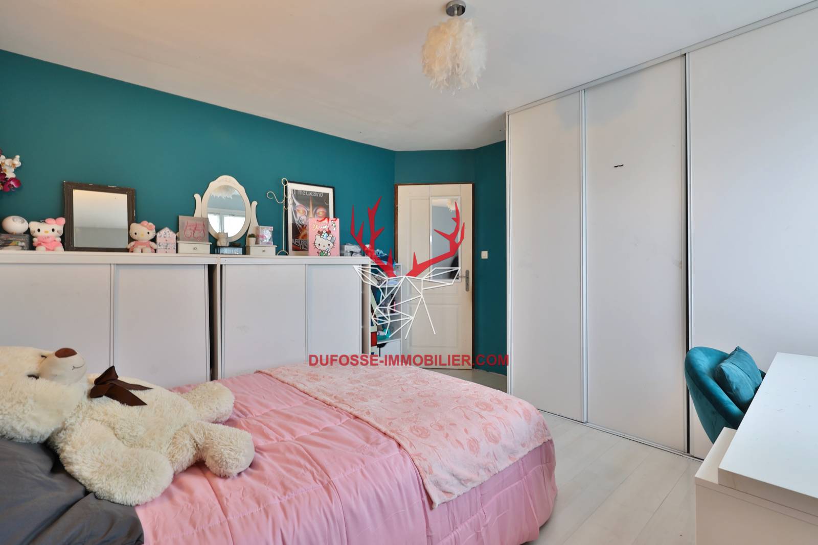 Heyrieux - A proximité de toutes commodités, belle maison de famille de 174m² avec dépendances