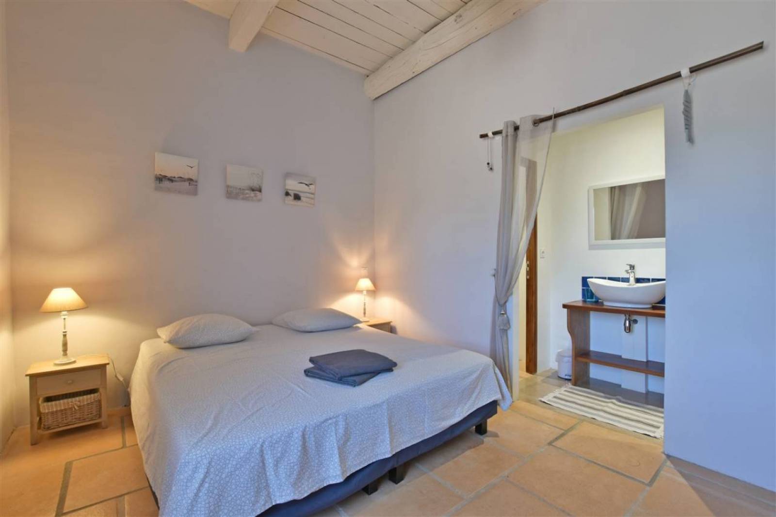 Magnifique Propriété de 3ha dans le Gard avec Gîtes