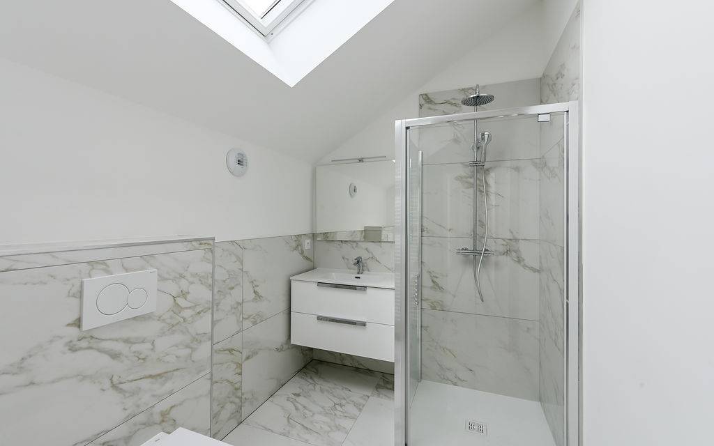 Salle d'eau 1 avec WC