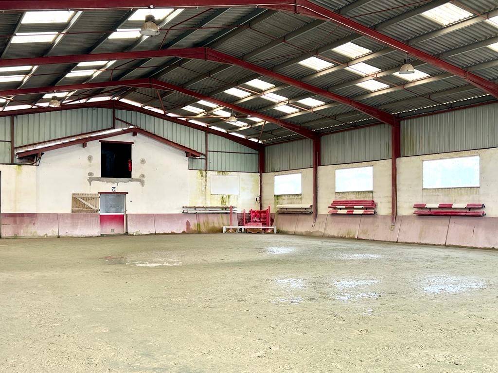 Propriété équestre d’exception à 2km des plages située dans les Pyrénées-Atlantiques  