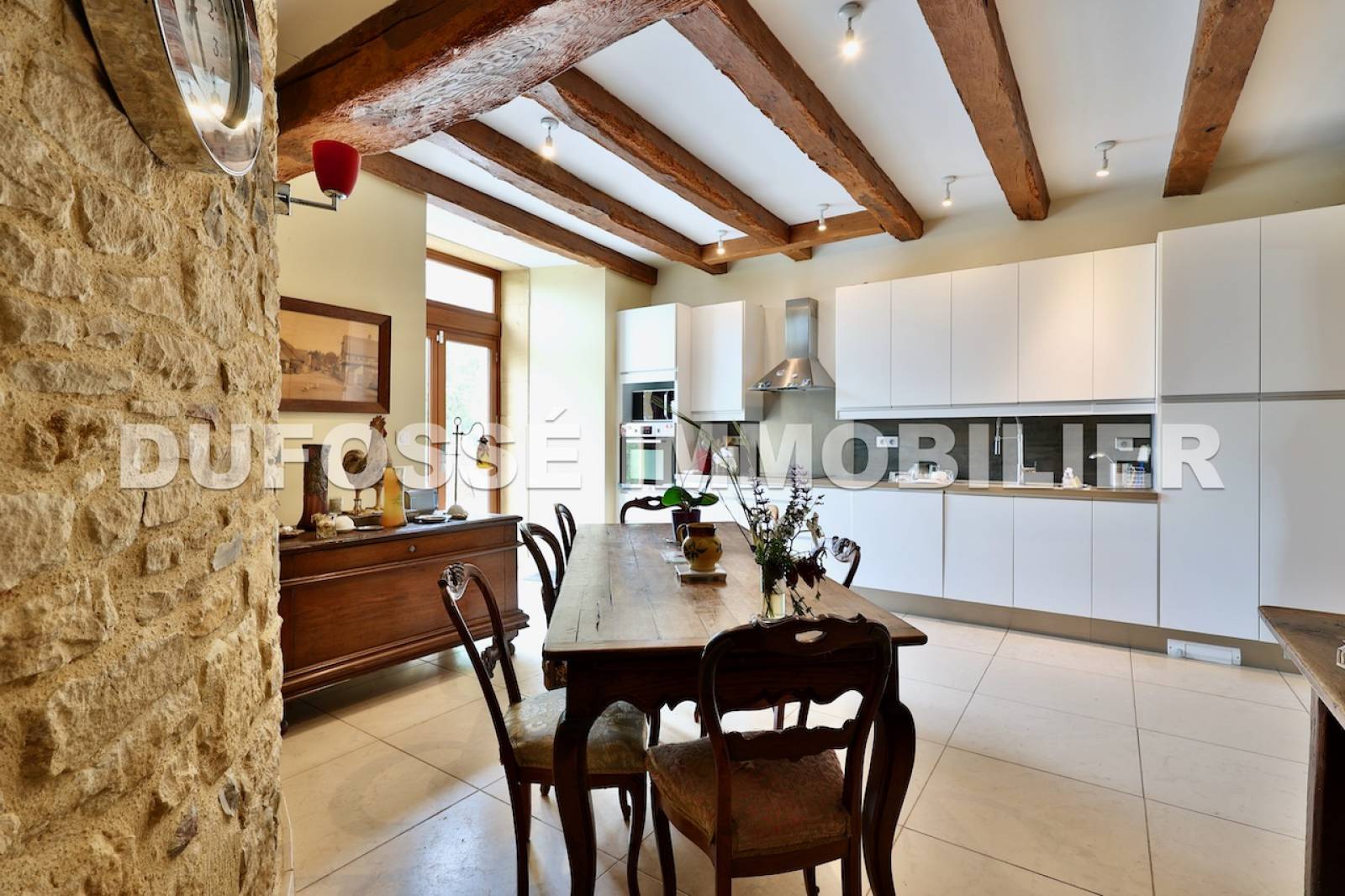 Bien d’exception à vendre : un château Villefranche-sur-Saône  XIème siècle, prêt à vivre